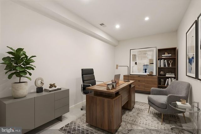2012 S GLEBE RD, Arlington, VA 22204