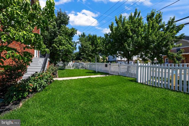 2012 S GLEBE RD, Arlington, VA 22204