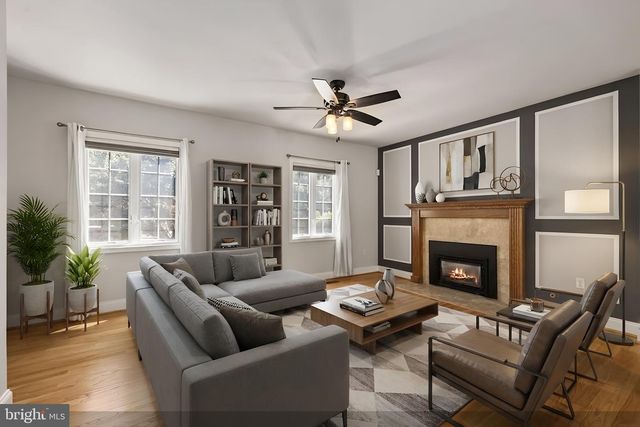 2012 S GLEBE RD, Arlington, VA 22204