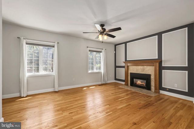 2012 S GLEBE RD, Arlington, VA 22204
