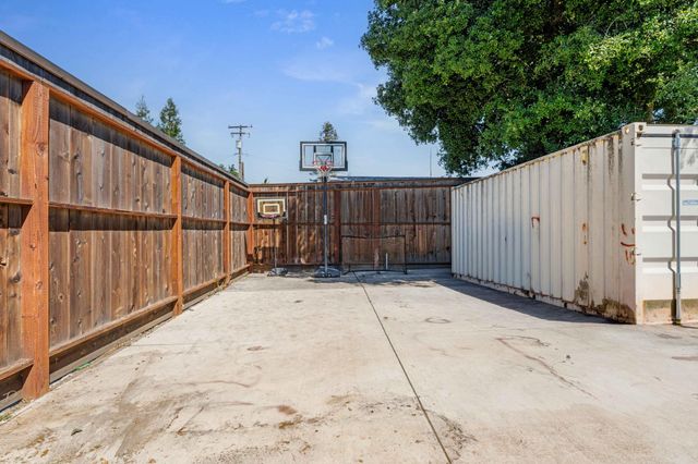 1415 Myrtle St, Turlock, CA 95380