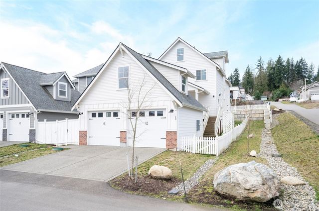 10 E Compass Lane, Allyn, WA 98524