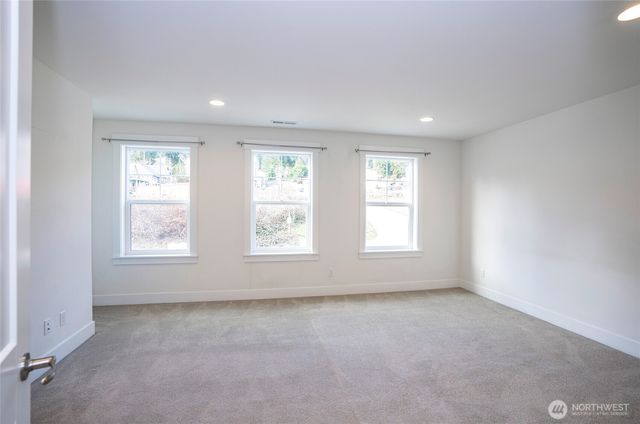 10 E Compass Lane, Allyn, WA 98524