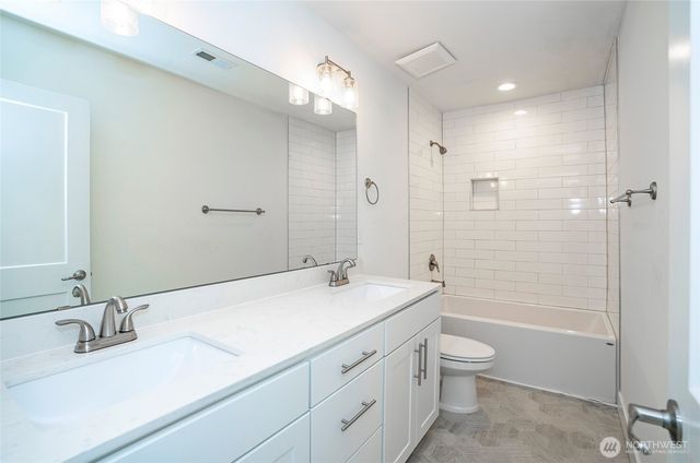 10 E Compass Lane, Allyn, WA 98524