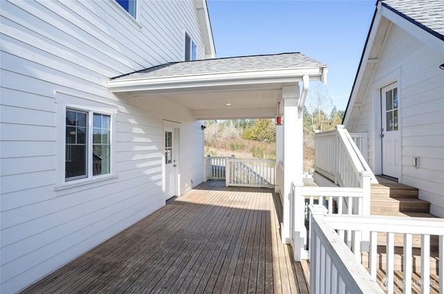 10 E Compass Lane, Allyn, WA 98524