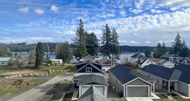 10 E Compass Lane, Allyn, WA 98524