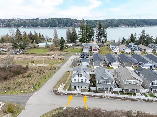 10 E Compass Lane, Allyn, WA 98524