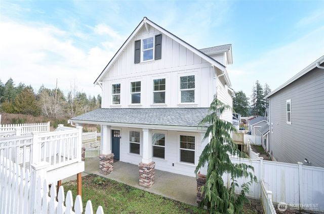 10 E Compass Lane, Allyn, WA 98524