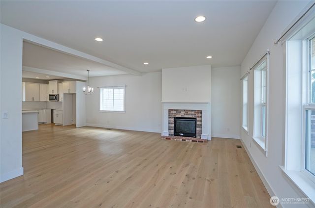 10 E Compass Lane, Allyn, WA 98524