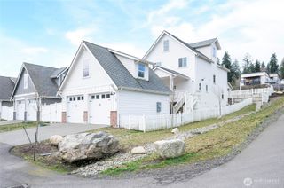 10 E Compass Lane, Allyn, WA 98524