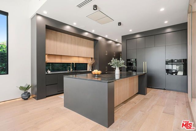 13454 Albers Street, Sherman Oaks, CA 91401