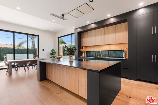 13454 Albers Street, Sherman Oaks, CA 91401