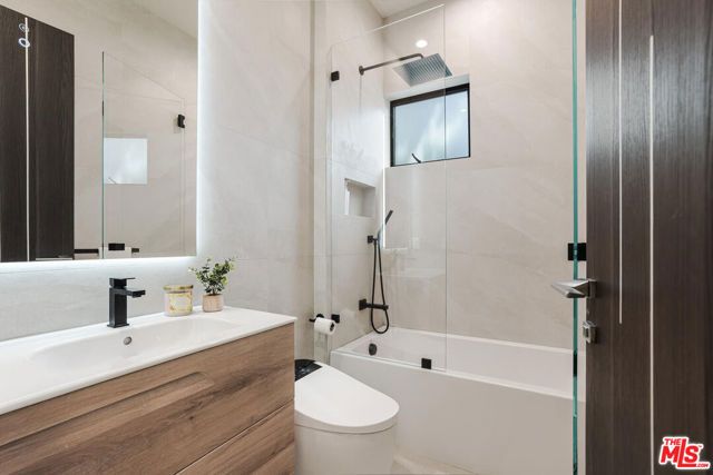 13454 Albers Street, Sherman Oaks, CA 91401