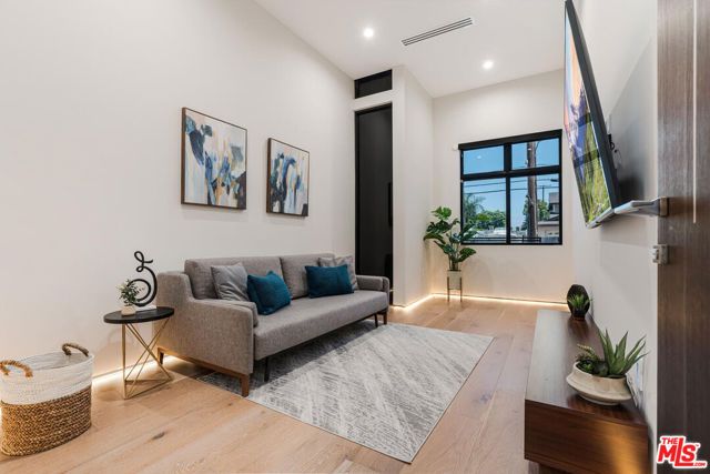 13454 Albers Street, Sherman Oaks, CA 91401