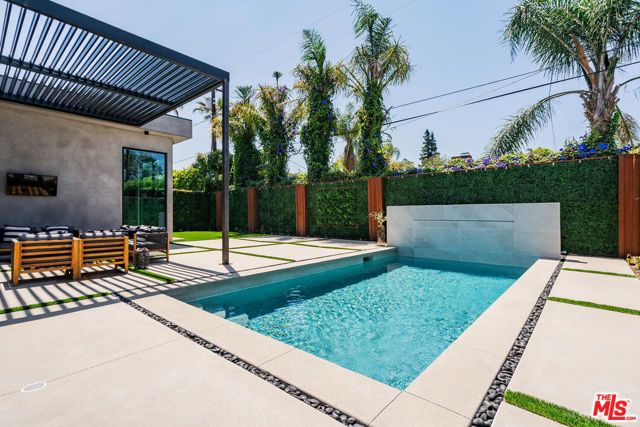 13454 Albers Street, Sherman Oaks, CA 91401