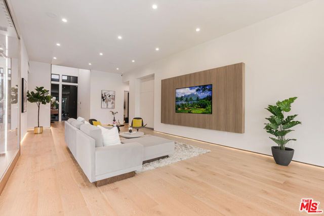 13454 Albers Street, Sherman Oaks, CA 91401