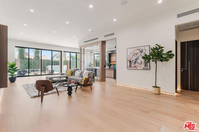13454 Albers Street, Sherman Oaks, CA 91401