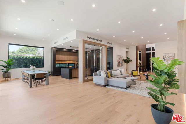 13454 Albers Street, Sherman Oaks, CA 91401