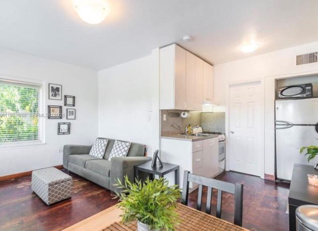 1555 Pennsylvania Ave 202, Miami Beach, FL 33139