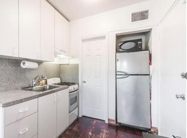 1555 Pennsylvania Ave 202, Miami Beach, FL 33139