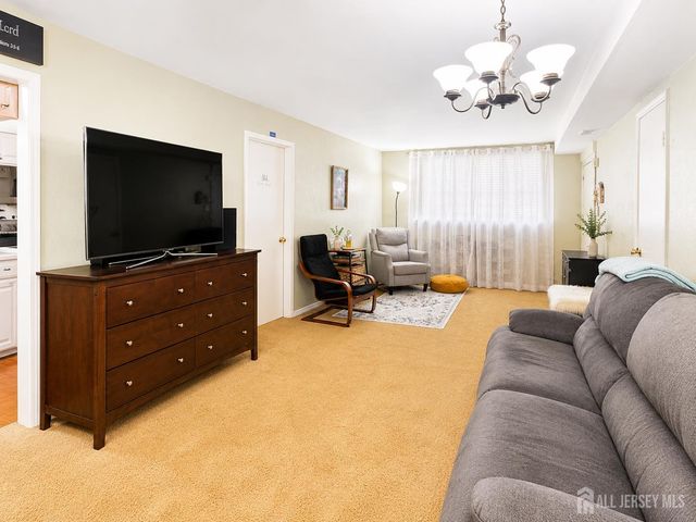 190 College Drive, Edison, NJ 08817