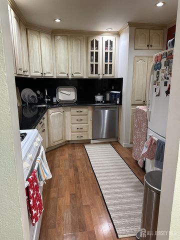 190 College Drive, Edison, NJ 08817