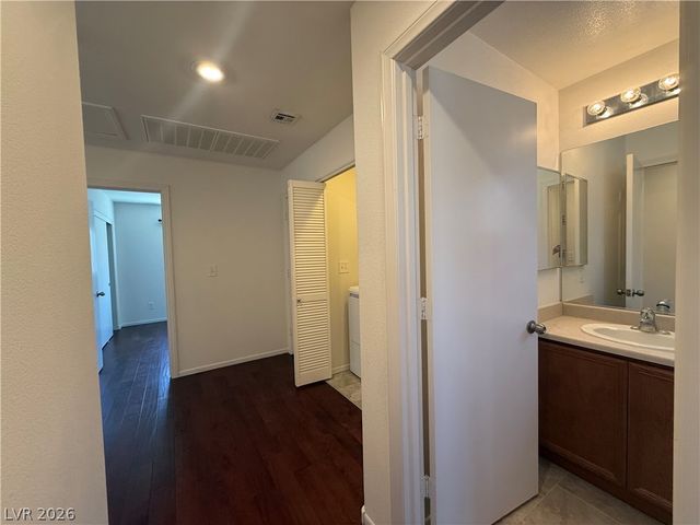 8247 Time Machine Avenue, Las Vegas, NV 89113