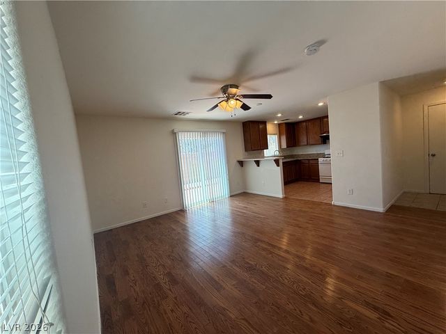 8247 Time Machine Avenue, Las Vegas, NV 89113