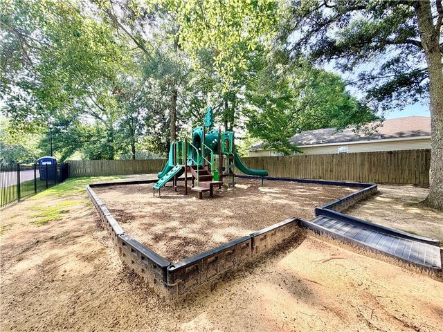 2125 Willow Oak Drive, Mobile, AL 36695