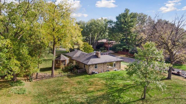 8 Dorset Road, Mendota Heights, MN 55118