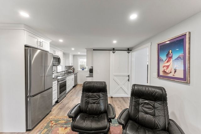 41 Bay Shore Dr, Plymouth, MA 02360