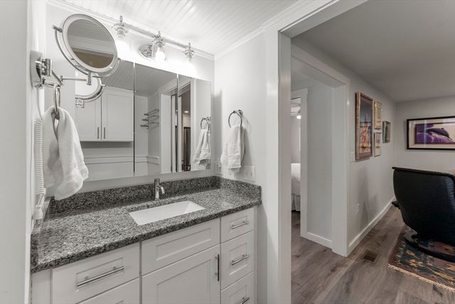 41 Bay Shore Dr, Plymouth, MA 02360