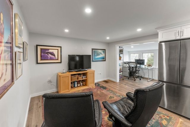 41 Bay Shore Dr, Plymouth, MA 02360