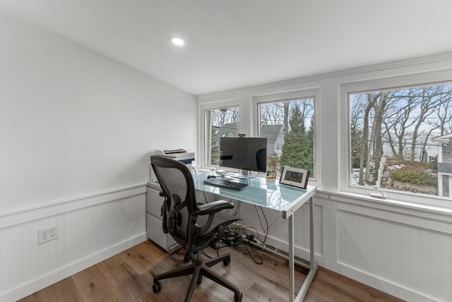 41 Bay Shore Dr, Plymouth, MA 02360