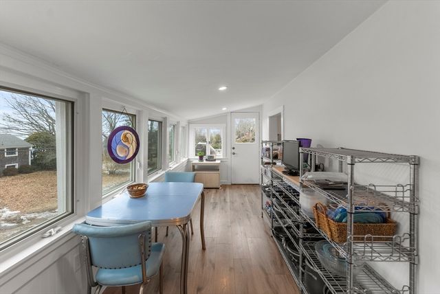 41 Bay Shore Dr, Plymouth, MA 02360