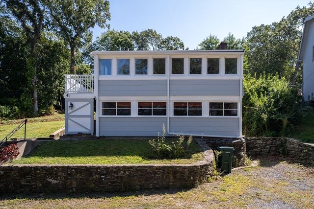 41 Bay Shore Dr, Plymouth, MA 02360