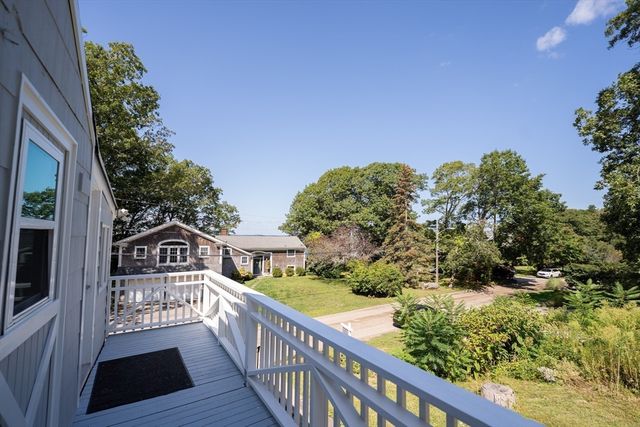 41 Bay Shore Dr, Plymouth, MA 02360
