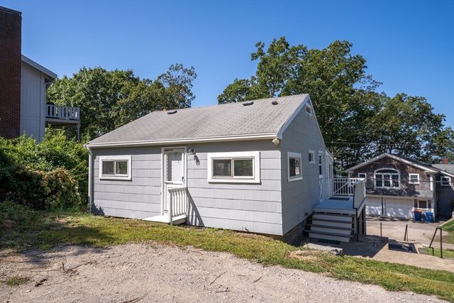 41 Bay Shore Dr, Plymouth, MA 02360