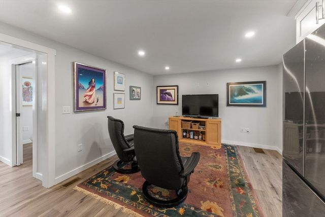 41 Bay Shore Dr, Plymouth, MA 02360
