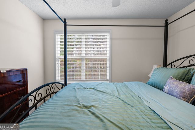 40 Jacksons Valley, Sharpsburg, GA 30277