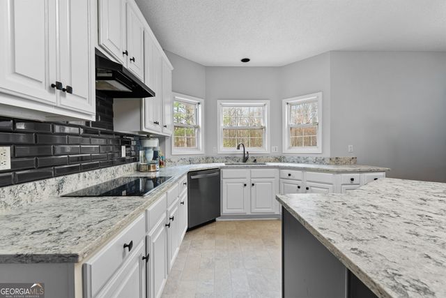 40 Jacksons Valley, Sharpsburg, GA 30277