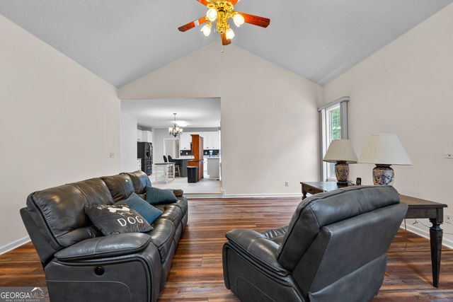 40 Jacksons Valley, Sharpsburg, GA 30277