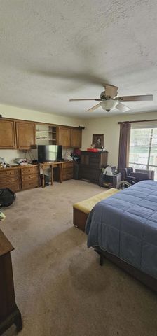 49 Cherry Hill Drive, Conroe, TX 77304