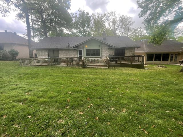 49 Cherry Hill Drive, Conroe, TX 77304