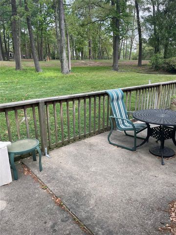 49 Cherry Hill Drive, Conroe, TX 77304