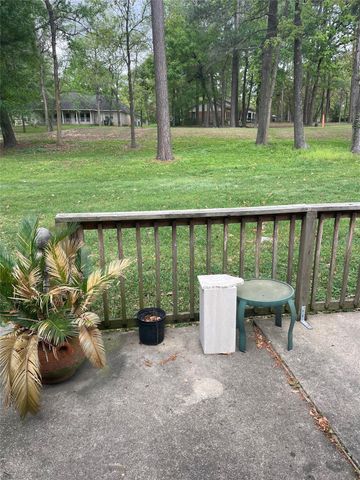 49 Cherry Hill Drive, Conroe, TX 77304