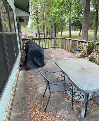 49 Cherry Hill Drive, Conroe, TX 77304