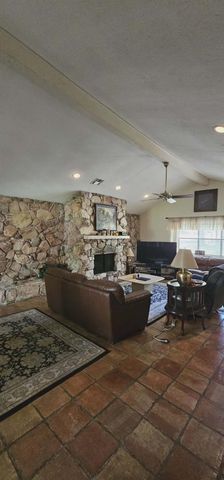 49 Cherry Hill Drive, Conroe, TX 77304