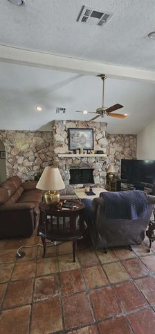 49 Cherry Hill Drive, Conroe, TX 77304