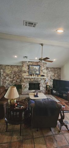 49 Cherry Hill Drive, Conroe, TX 77304